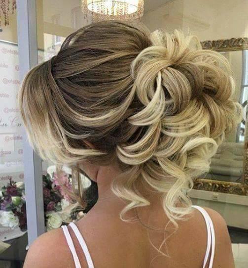 Chignon de mariée raffiné par coiffeur à Genève